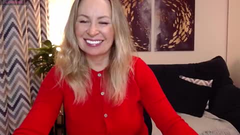 Vivian online show from September 19, 5:49 pm