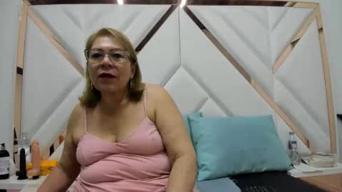 ViviannaJhonson online show from February 16, 8:07 pm