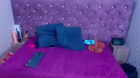 VivianRose online show from November 15, 3:52 am