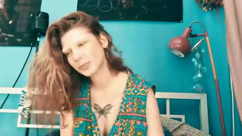 viviendarkbloom online show from June 21, 11:38 am