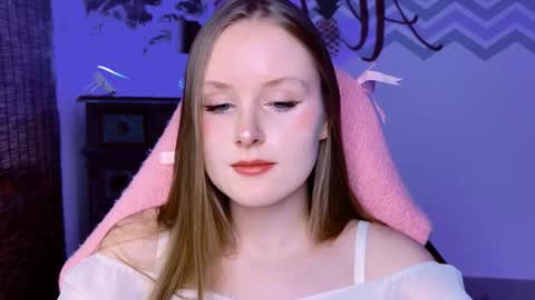 Snapshot of vivienleeigh chatting on October 5, 2:13 pm Vivien online show from October 5, 2:13 pm