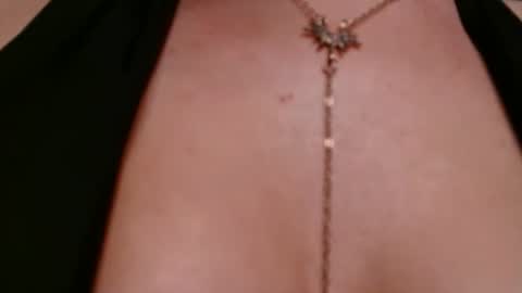 Vivienne online show from April 19, 3:57 pm