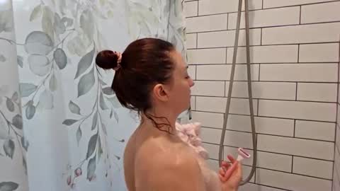 viviennoir online show from November 17, 5:37 pm