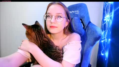 vivivivikkie online show from June 4, 9:32 pm