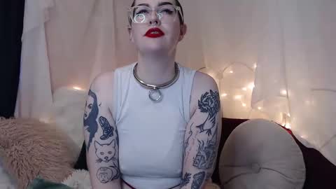 Snapshot of vixinvvitch chatting on December 14, 8:29 pm VIXIN online show from December 14, 8:29 pm