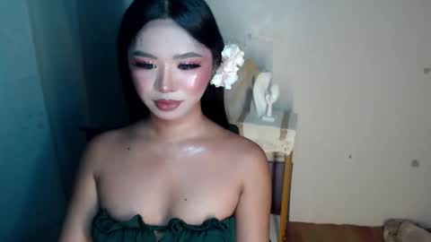 voganmarie online show from May 28, 4:49 pm