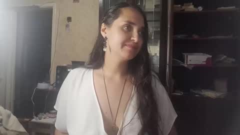 Snapshot of voulezvous_angel chatting on October 18, 4:00 pm voulezvous_angel online show from October 18, 4:00 pm