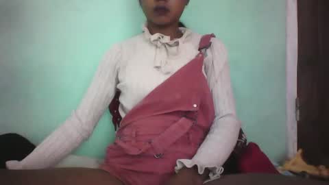 vounialdy online show from February 21, 1:44 pm