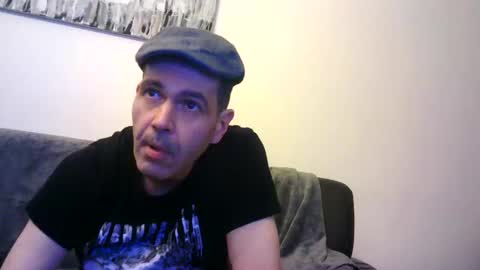 voyeuredeluxe online show from December 23, 5:35 am