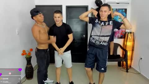 voyeurism_guys online show from November 25, 11:47 pm