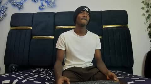 vsleyandlunaper online show from March 27, 2:39 am
