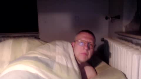 vthomasp719 online show from March 24, 7:25 am