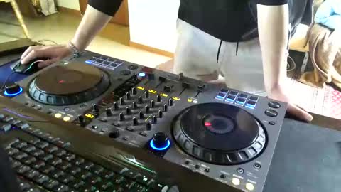 VybzKartel online show from April 4, 1:51 pm