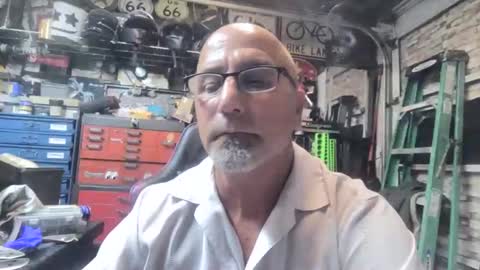 wakesblowinclouds online show from November 1, 8:02 am