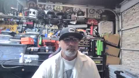 Snapshot of wakesblowinclouds chatting on October 23, 8:05 am wakesblowinclouds online show from October 23, 8:05 am