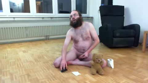 wantsahug online show from November 28, 10:17 pm