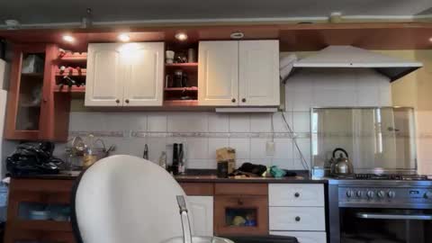 wearetwo online show from March 4, 3:20 pm