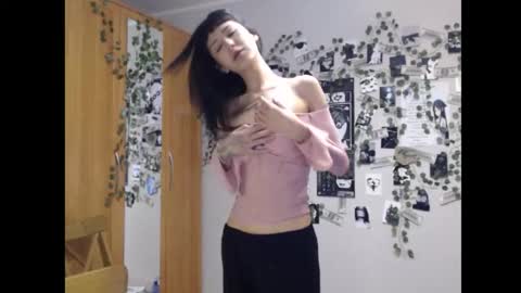Snapshot of wavy_nights chatting on September 25, 2:40 am Mina online show from September 25, 2:40 am
