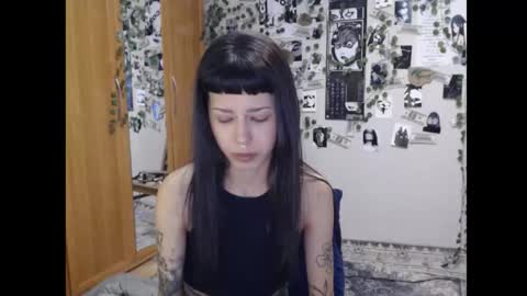 Snapshot of wavy_nights chatting on October 10, 7:41 pm Mina online show from October 10, 7:41 pm