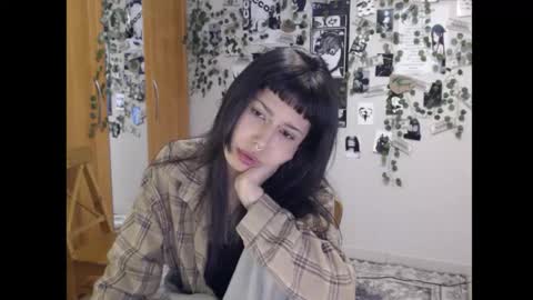Snapshot of wavy_nights chatting on September 26, 2:41 am Mina online show from September 26, 2:41 am