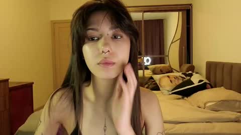 Snapshot of wavy_nights chatting on February 8, 5:39 pm Mina online show from February 8, 5:39 pm