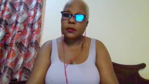 weaverbird25 online show from February 23, 9:06 pm