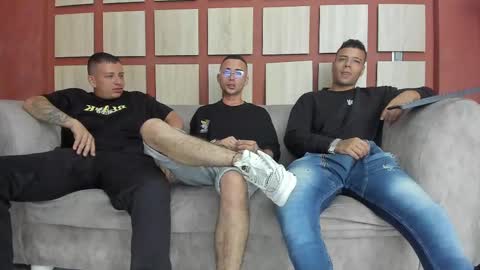 Snapshot of web_gammer_ chatting on February 22, 1:00 am Jhonny Dick his neighbors. online show from February 22, 1:00 am