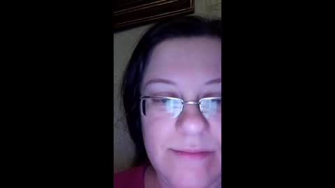 Snapshot of webgirl2 chatting on December 29, 12:41 am Marina online show from December 29, 12:41 am