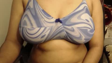 mina online show from December 16, 7:04 am