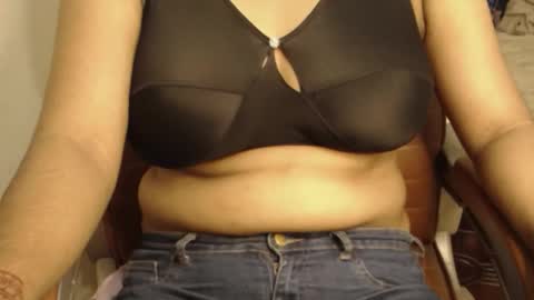 mina online show from March 28, 4:19 pm