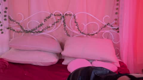 wednesday_evans online show from April 5, 5:26 am