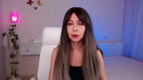 Snapshot of wendifoster chatting on February 25, 5:40 pm Wendi Foster online show from February 25, 5:40 pm