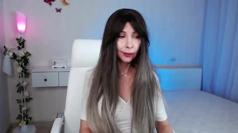 Snapshot of wendifoster chatting on December 6, 10:24 pm Wendi Foster online show from December 6, 10:24 pm