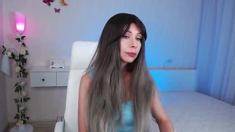 Snapshot of wendifoster chatting on December 2, 7:00 pm Wendi Foster online show from December 2, 7:00 pm