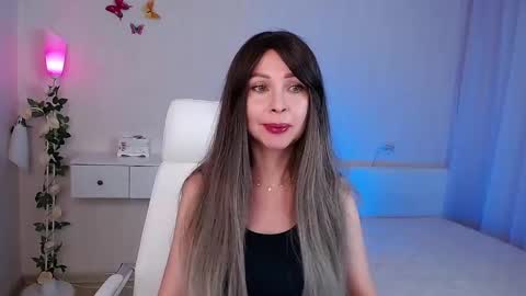 Snapshot of wendifoster chatting on February 13, 7:10 pm Wendi Foster online show from February 13, 7:10 pm