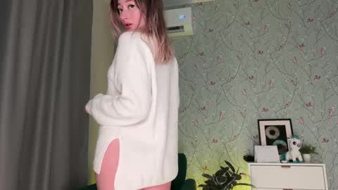 Snapshot of wendy_amber chatting on September 11, 5:25 pm Daisy online show from September 11, 5:25 pm