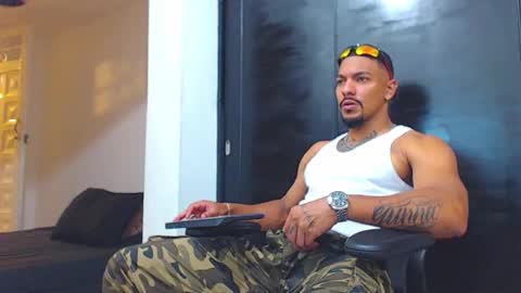 Wesley Rogger online show from October 22, 9:05 pm