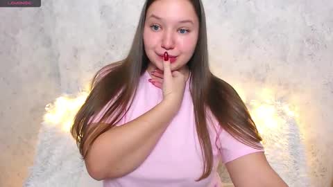 Snapshot of wet__molly chatting on October 29, 7:14 pm molly online show from October 29, 7:14 pm