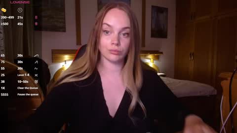 Lana online show from May 12, 8:29 pm