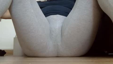 wet_pants2022 online show from September 16, 6:49 am