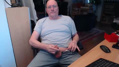 WeTwo online show from January 28, 3:57 pm