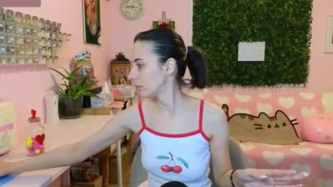 Victoria Maria online show from February 15, 6:15 am