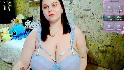 whisperinthedarkk online show from March 3, 10:10 pm