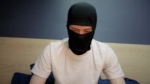 whispero_o online show from December 3, 5:35 pm