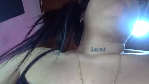 Snapshot of white_sexy_ chatting on February 13, 12:21 pm white_sexy_ online show from February 13, 12:21 pm
