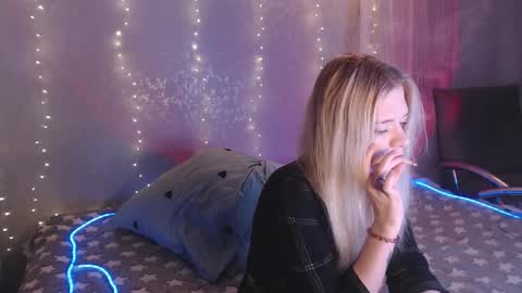 Melania and Mikey online show from March 8, 5:50 pm