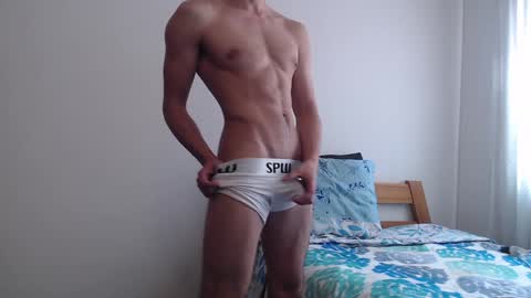 Snapshot of whiteboymask chatting on February 6, 6:13 pm Whiteboymask online show from February 6, 6:13 pm