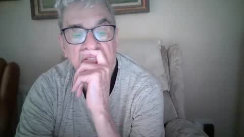 whitebriefs009 online show from January 11, 10:43 am