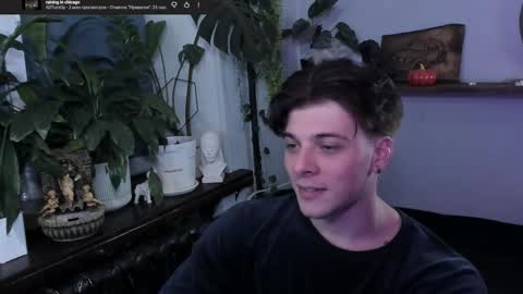 Gus online show from November 23, 9:24 pm