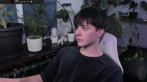 Gus online show from February 17, 6:06 pm